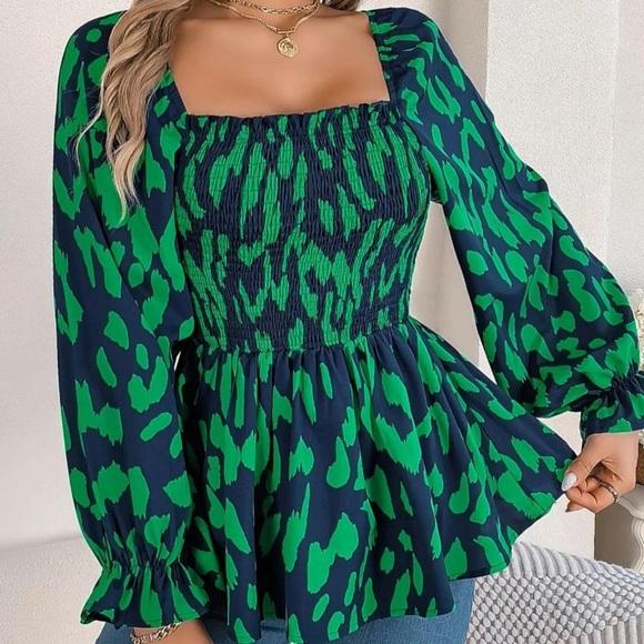 Women’s Leopard Print Ruffle Hem Shirred Blouse - Picture 2 of 7